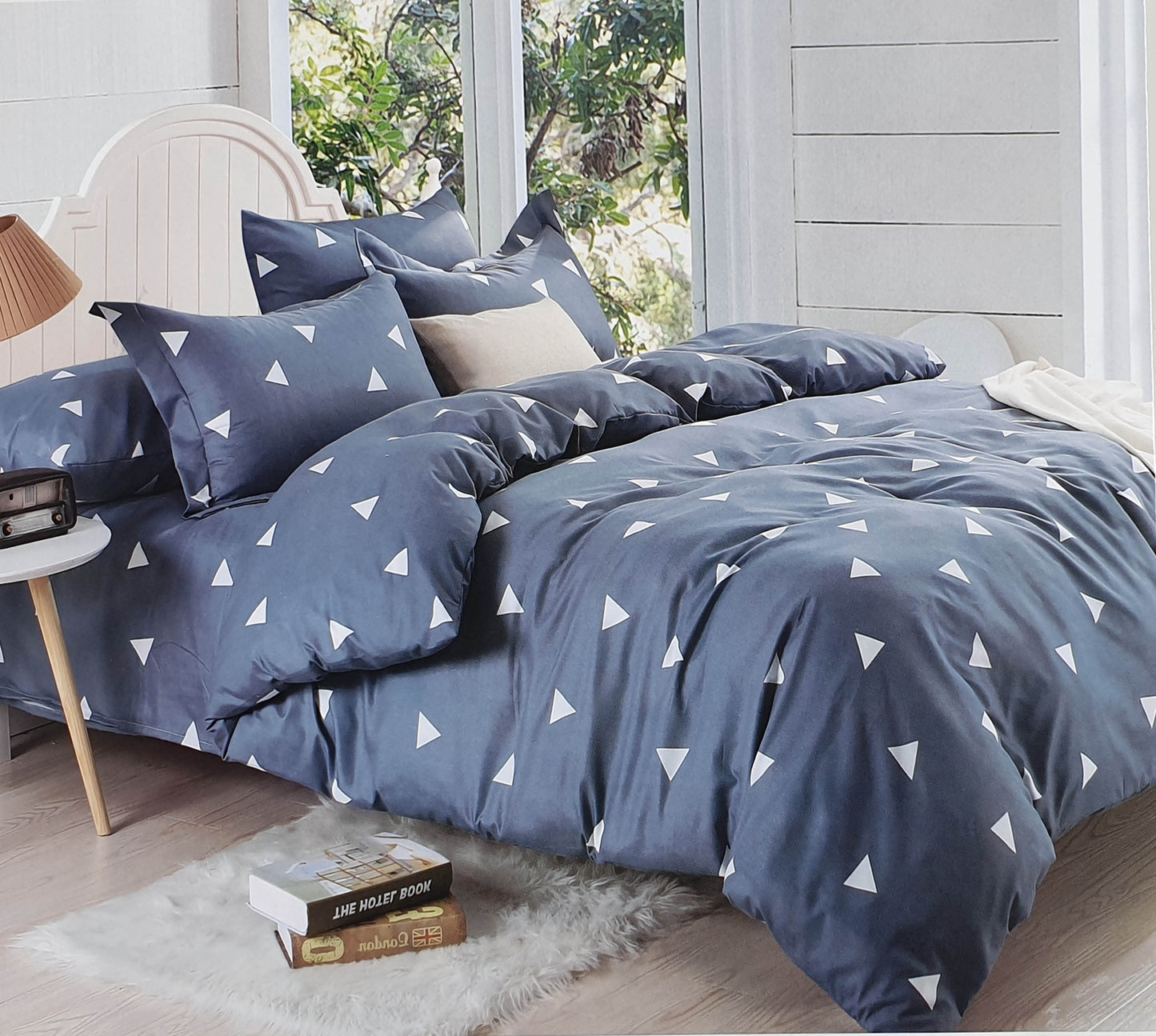 Duvet Cover Set with Pillow Cases 90 GSM BLUE TRIANGLE